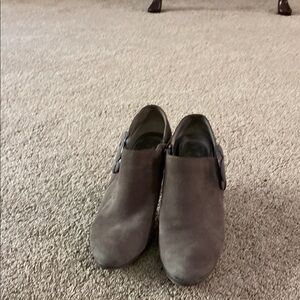 Anne Klein Brown Suede Heels